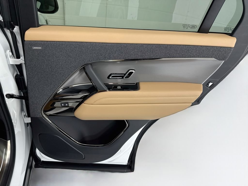 New 2026 Fuji White Land Rover SE image 27
