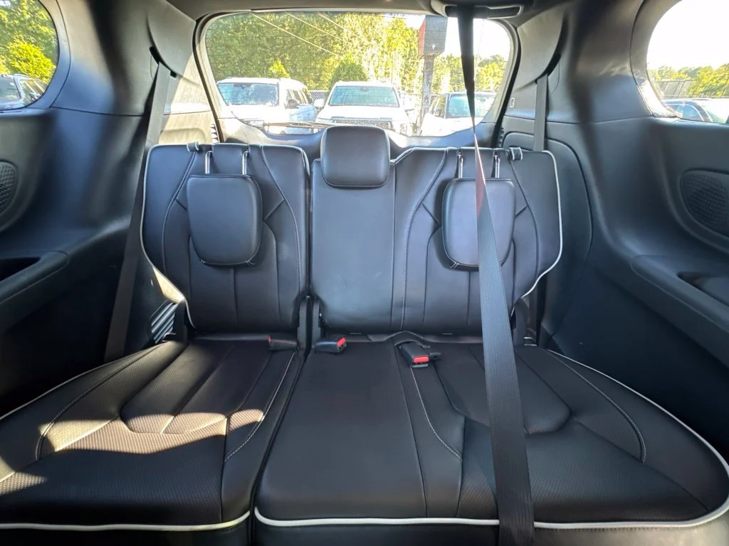 Used 2025 Blue Chrysler Select Premium S Appearance image 14