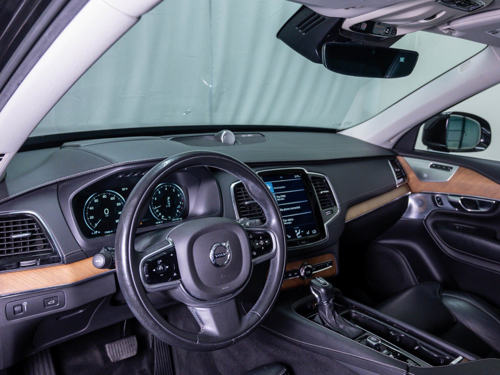 Used 2018 Onyx Black Metallic Volvo Inscription image 22