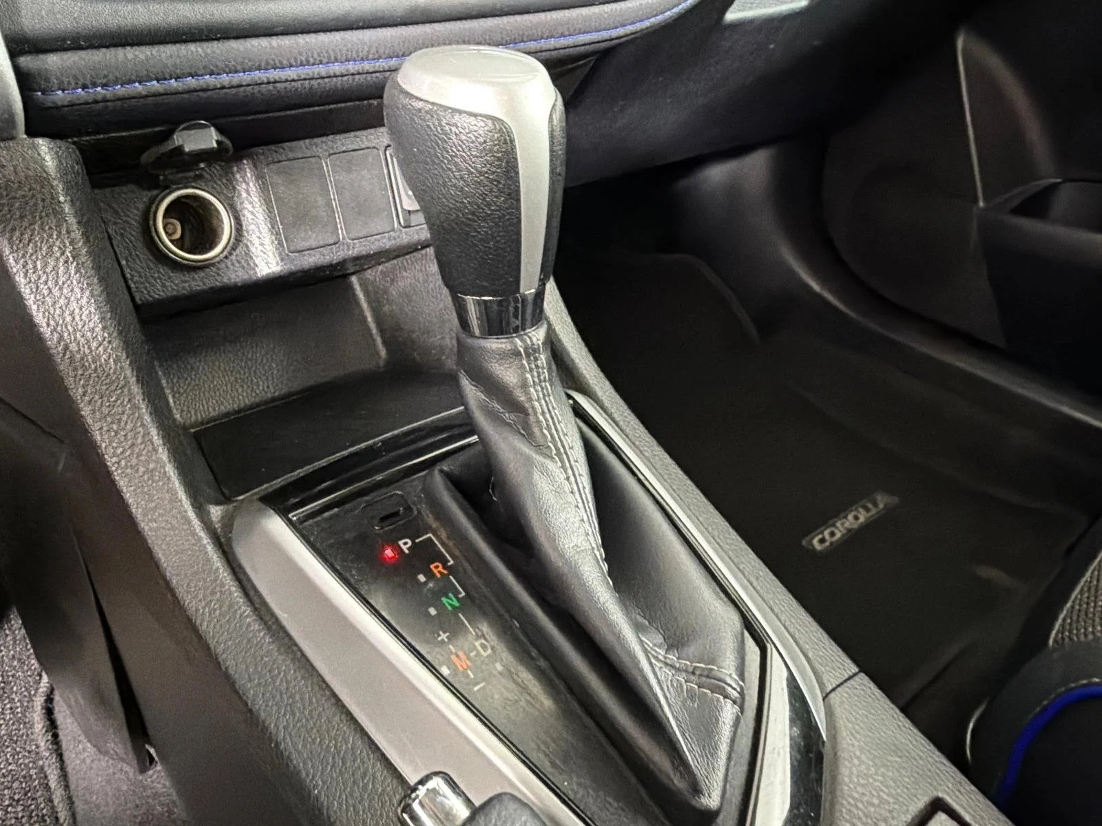 Used 2019 Classic Silver Metallic Toyota SE image 30