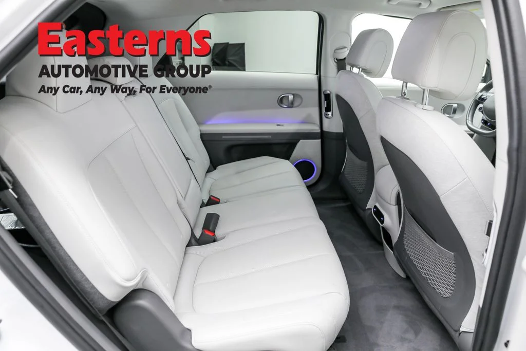 Used 2023 White Hyundai SEL image 23