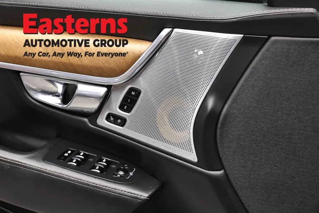Used 2018 Gray Volvo T6 Inscription image 21