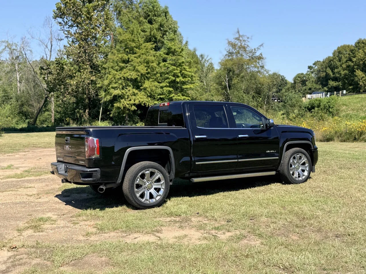 Used 2017 Black GMC Denali 4x4 4dr Crew Cab 5.8 ft. SB image 5