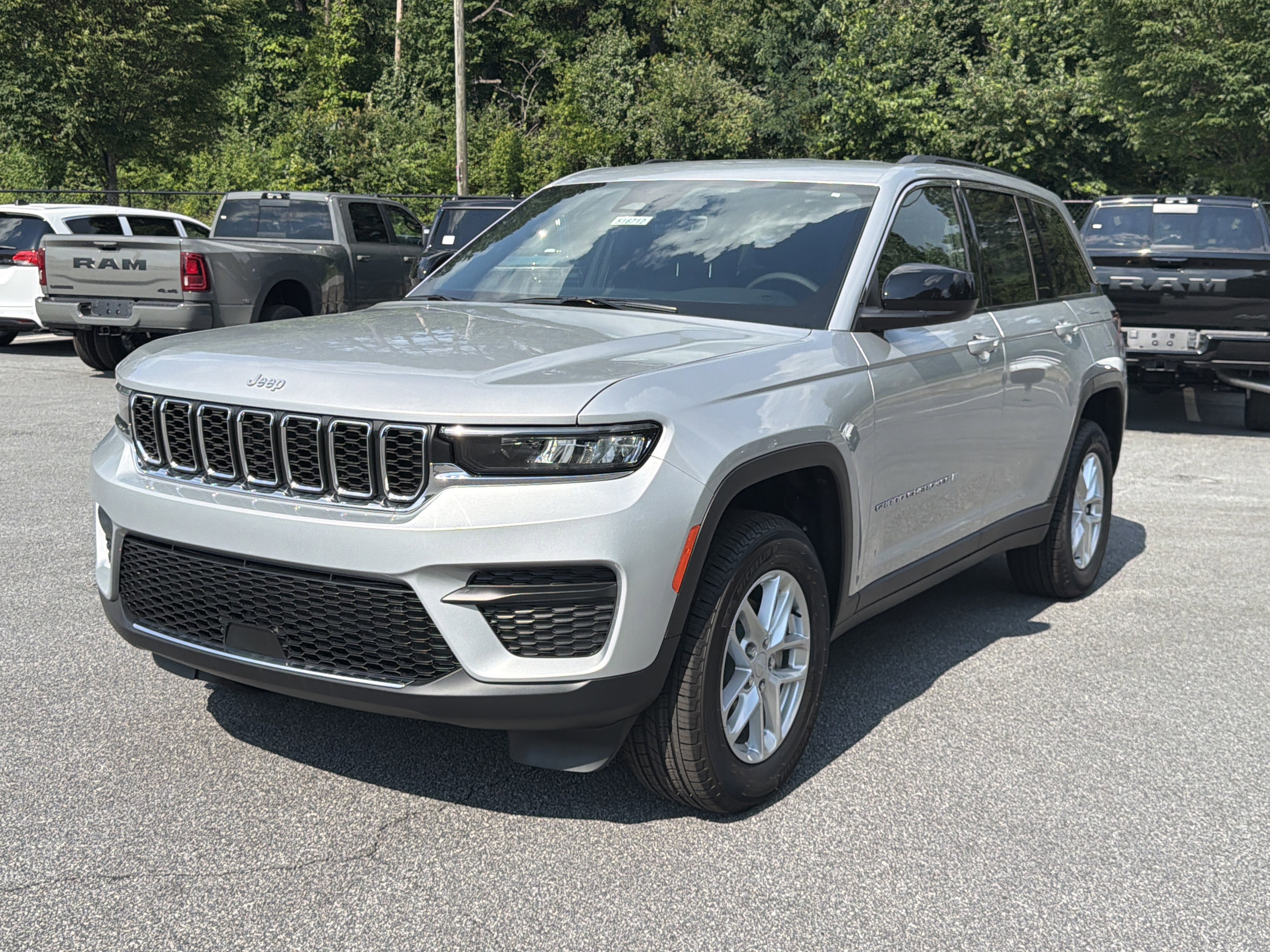 New 2026 Silver Zynith Jeep Laredo image 3