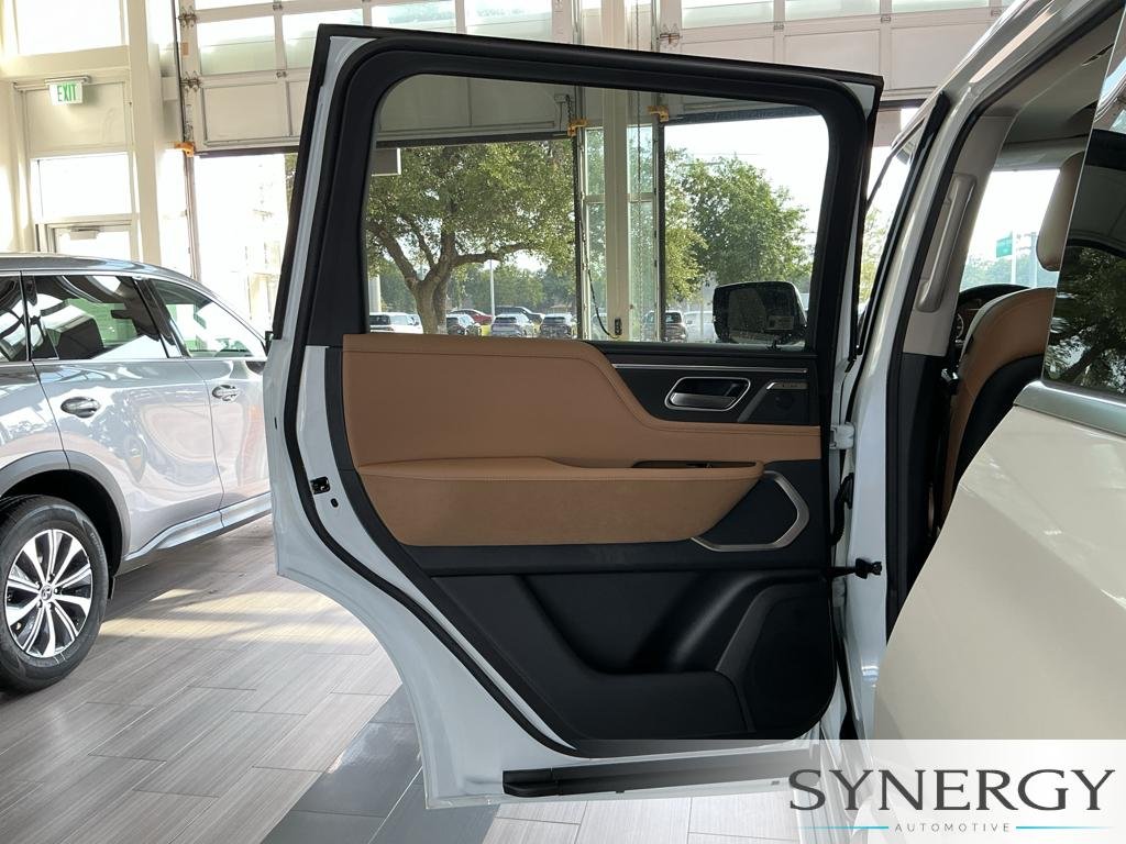 New 2027 RADIANT WHITE INFINITI Luxe 4WD image 22