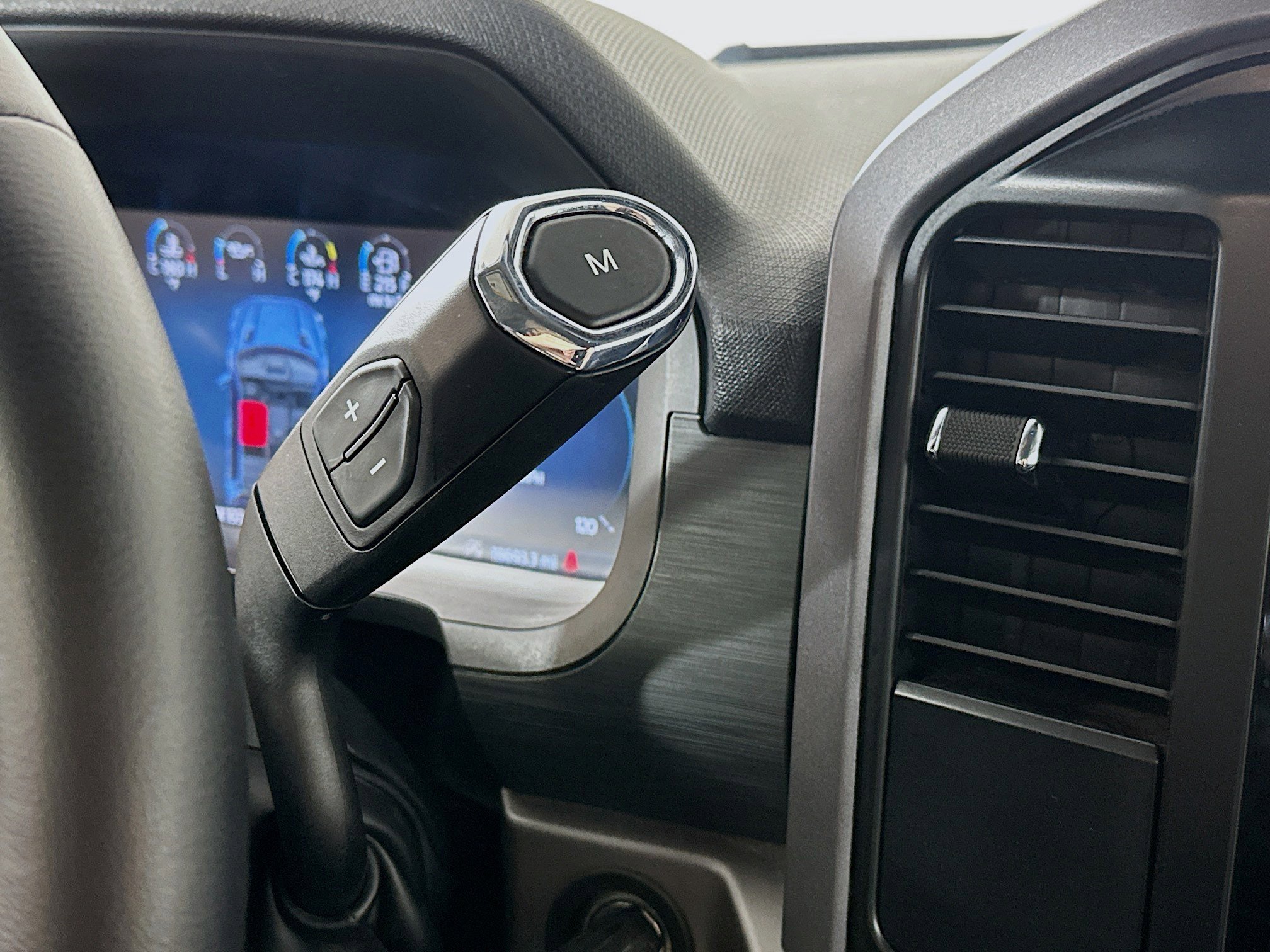 Used 2025 Gray Metallic Ford XLT image 16