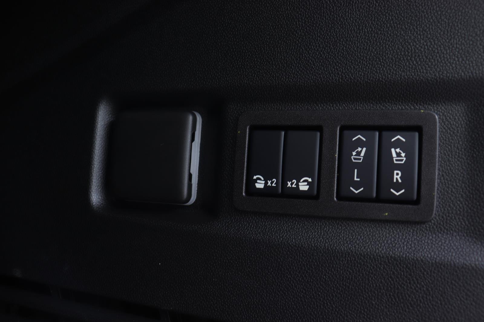 Used 2025 Black Chevrolet Z71 image 19