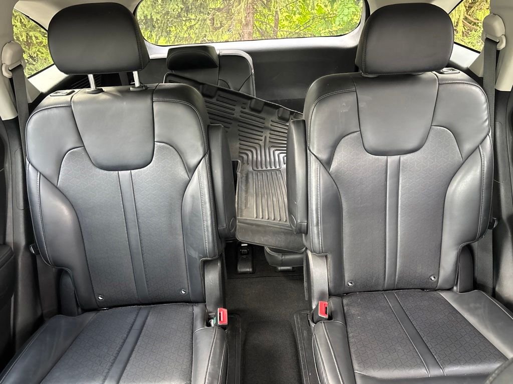 Used 2023 Gray Kia EX image 22