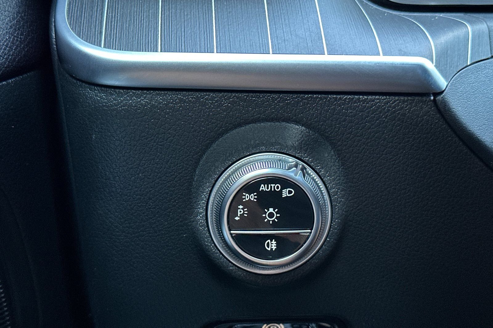 2024 Mercedes-Benz C-Class Sedan C 300 - Photo 28