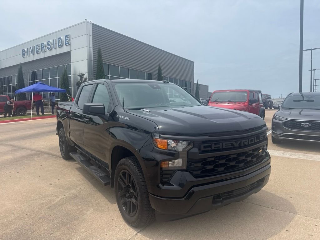 Used 2025 Black Chevrolet Custom image 1