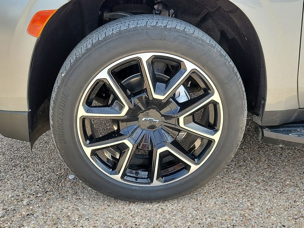 2023 Chevrolet Suburban RST - Photo 14