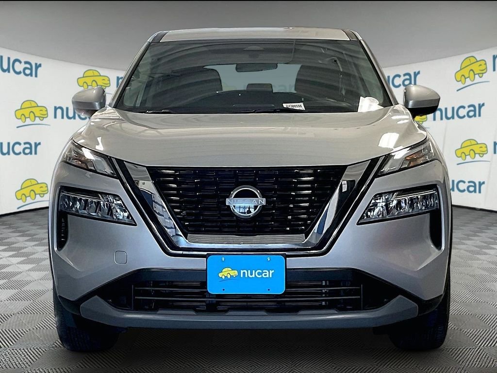 Used 2023 Silver Nissan SV image 2