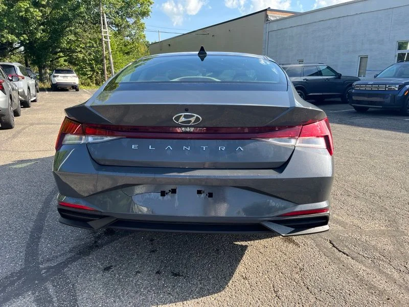 Used 2023 Gray Hyundai SEL image 6