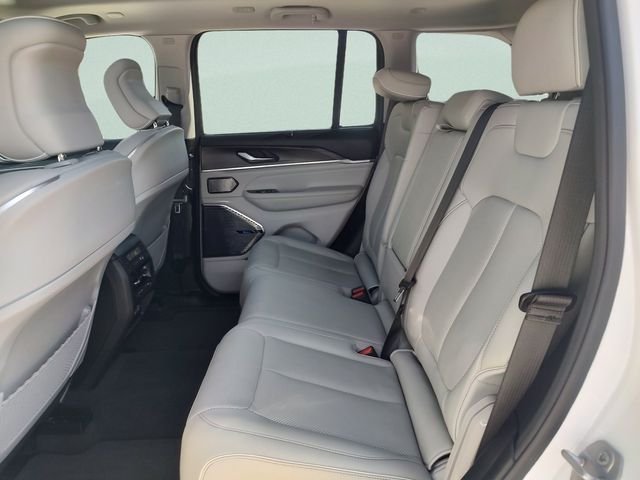 Used 2022 White Jeep Overland image 31