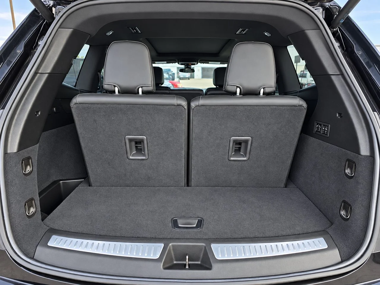 Used 2024 Stellar Black Metallic CADILLAC Premium Luxury image 27