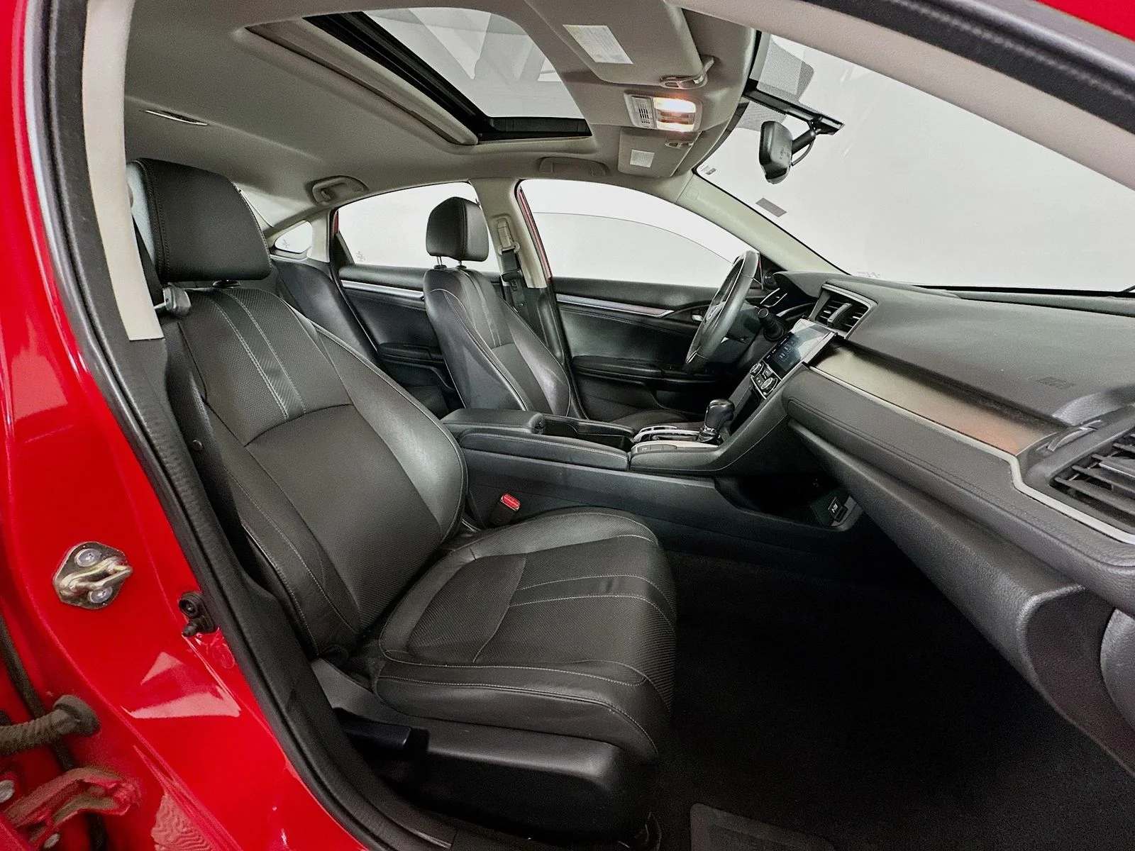 Used 2017 Rallye Red Honda EX-L image 28