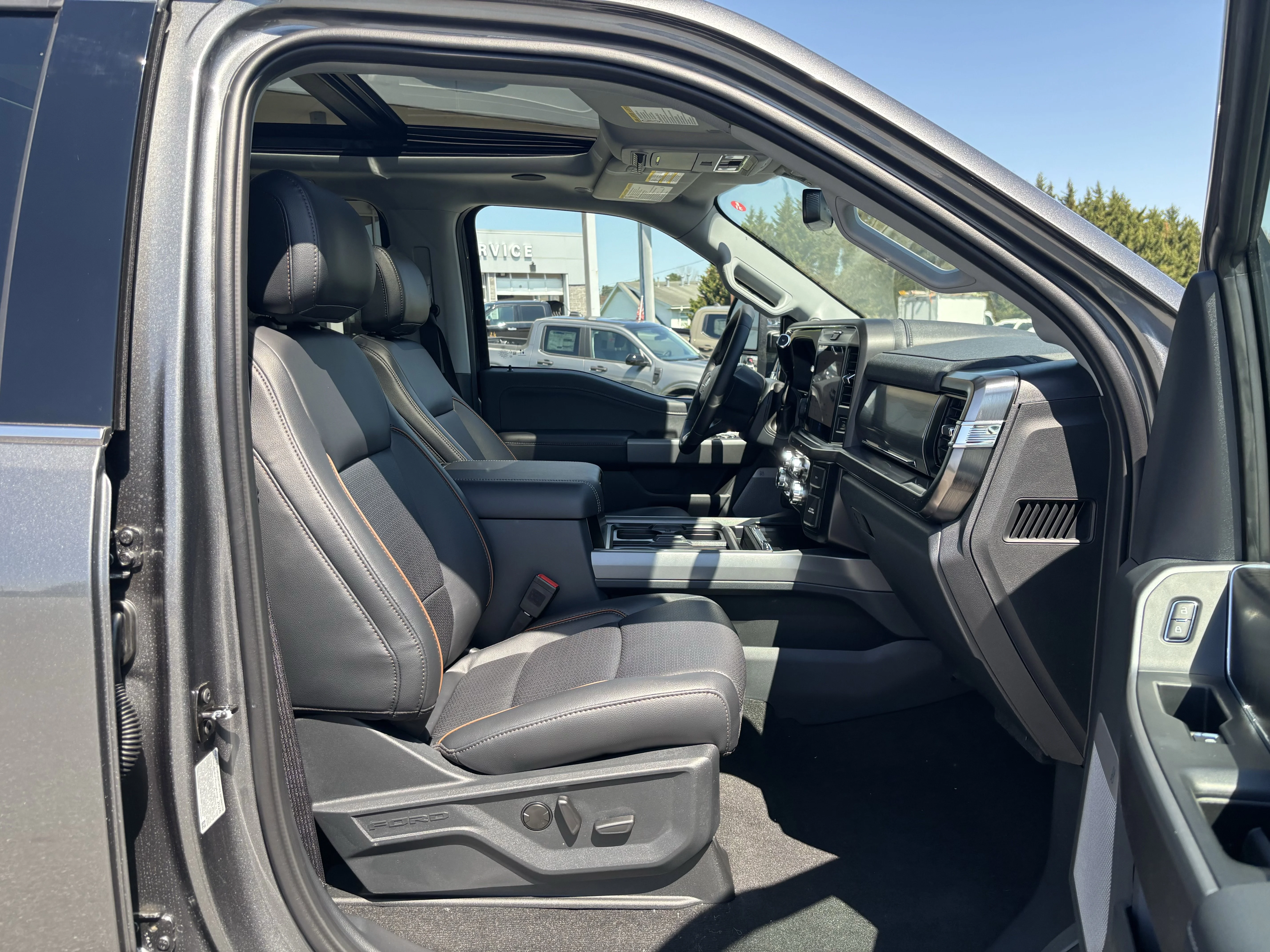 New 2026 Carbonized Gray Metallic Ford F-250® Lariat® image 41