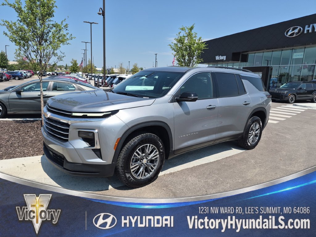 2025 Chevrolet Traverse LT