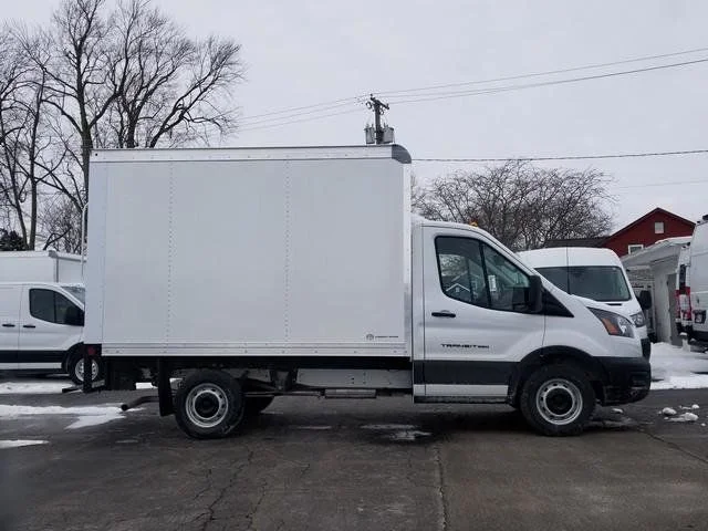 New 2026 Oxford White Ford Cutaway image 2