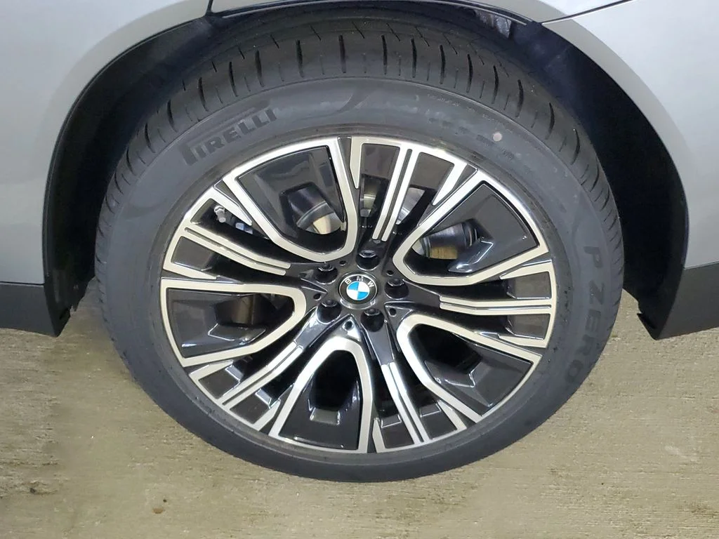 New 2026 Skyscraper Grey Metallic BMW 30 xDrive image 5