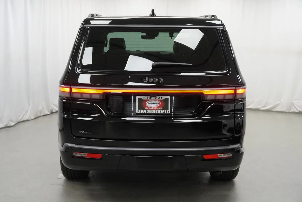 New 2026 High Gloss Black Exterior Paint Jeep Limited Altitude image 10