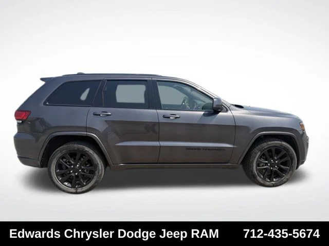 Used 2019 Gray Jeep Altitude image 9