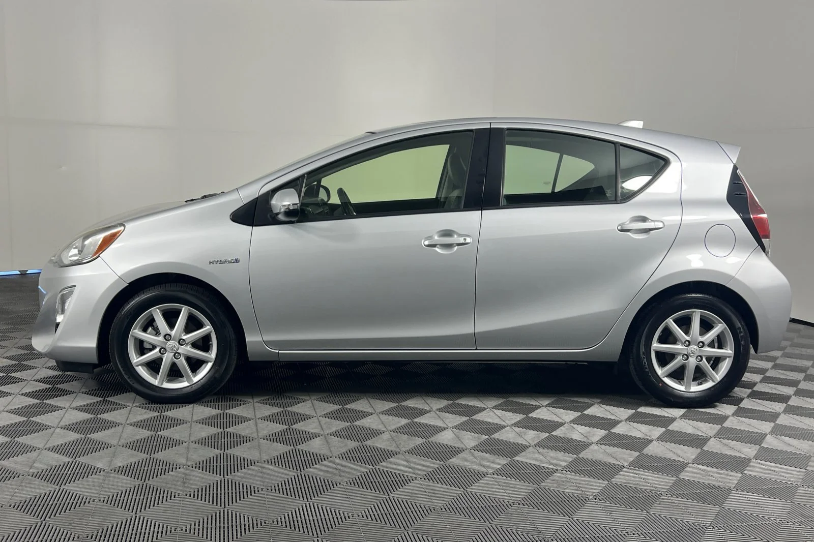 Used 2016 Classic Silver Metallic Toyota Four image 6