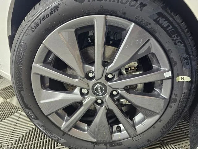 New 2026 Aspen White TriCoat Nissan SL image 2
