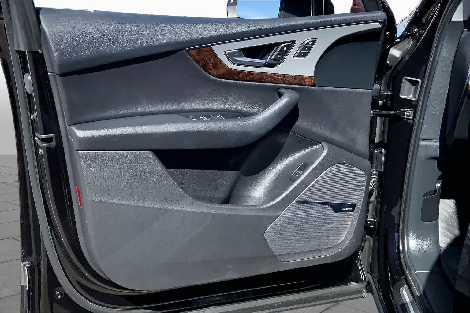 Used 2019 Orca Black Metallic Audi Premium Plus image 22