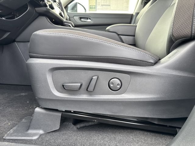 New 2026 Gray Nissan SL image 12