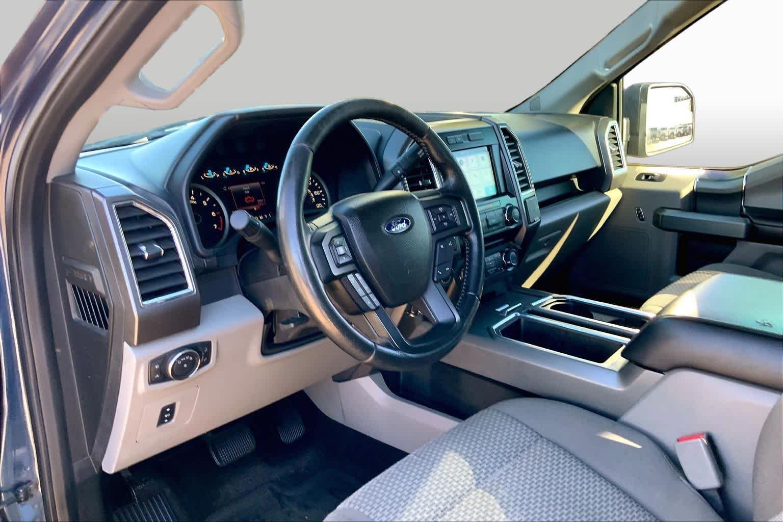 Used 2016 Blue Jeans Metallic Ford XLT image 17