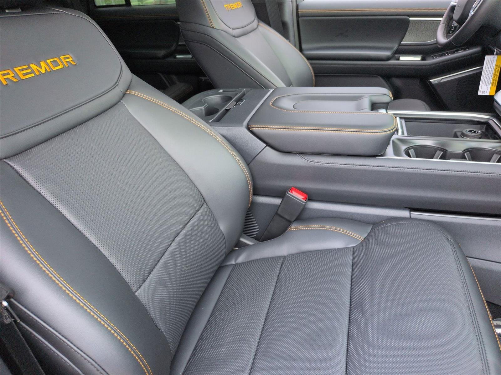 New 2026 Star White Metallic Tri-Coat Ford Tremor® image 41