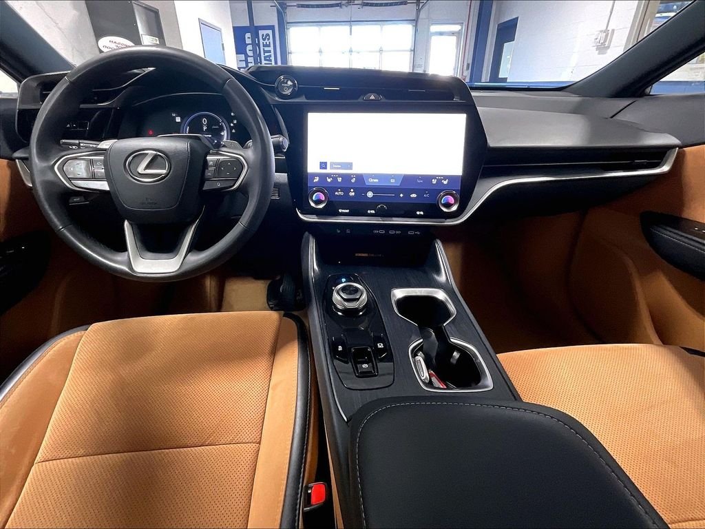 Used 2023 White Lexus 450e Luxury image 21