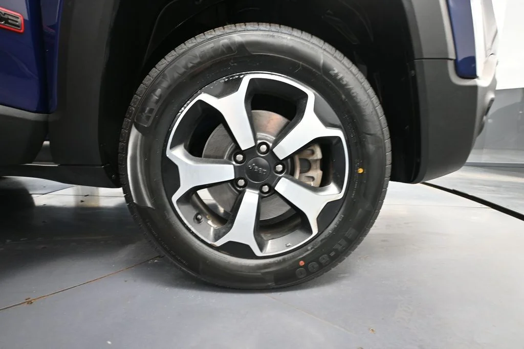 Used 2020 Blue Jeep Trailhawk image 16