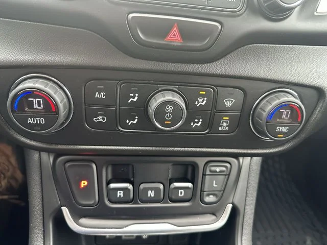 Used 2021 Black GMC SLT image 18