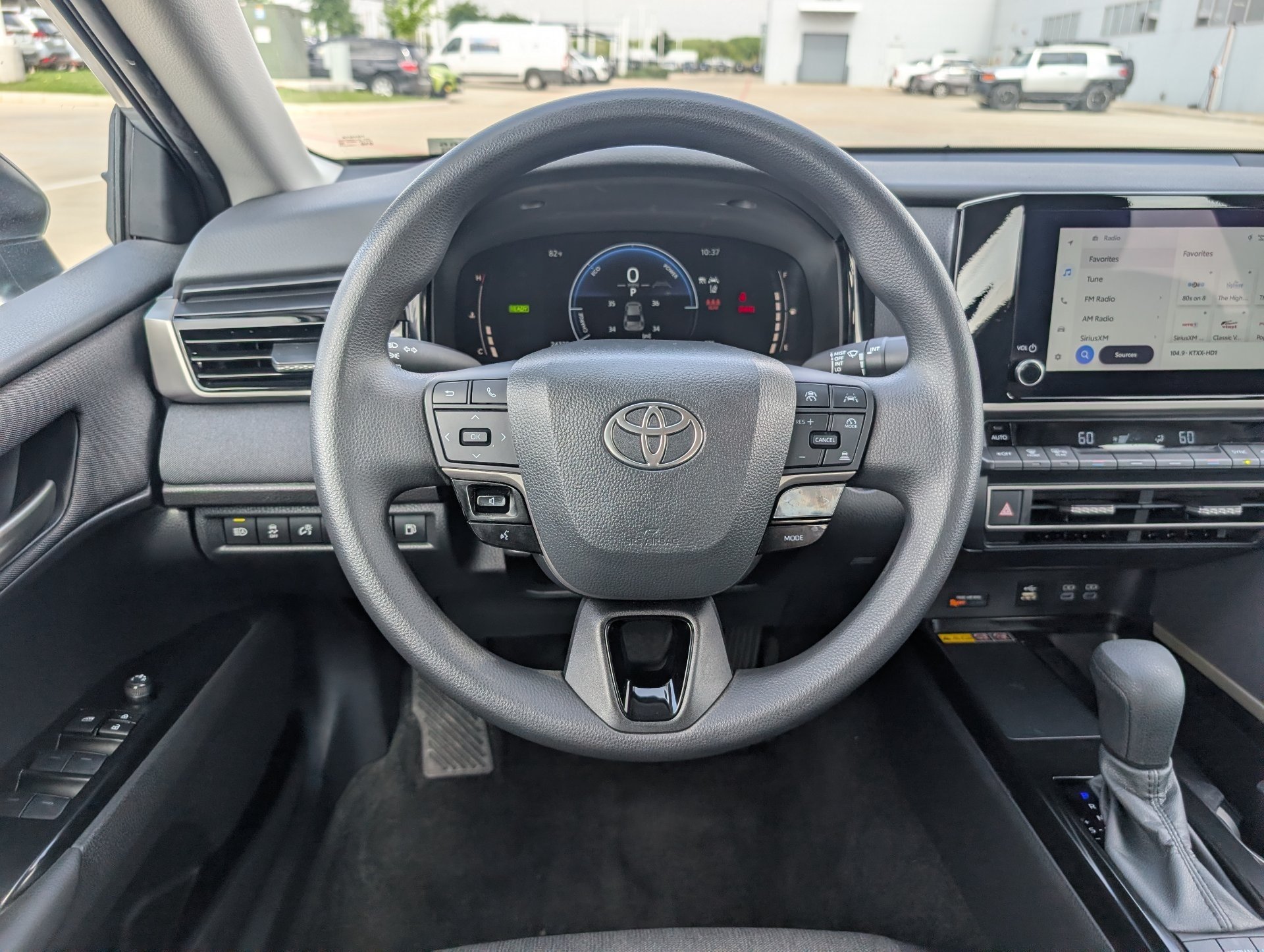 2025 Toyota Camry LE - Photo 23