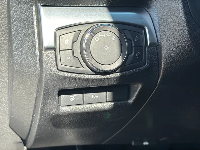 Used 2018 Silver Ford Sport image 28
