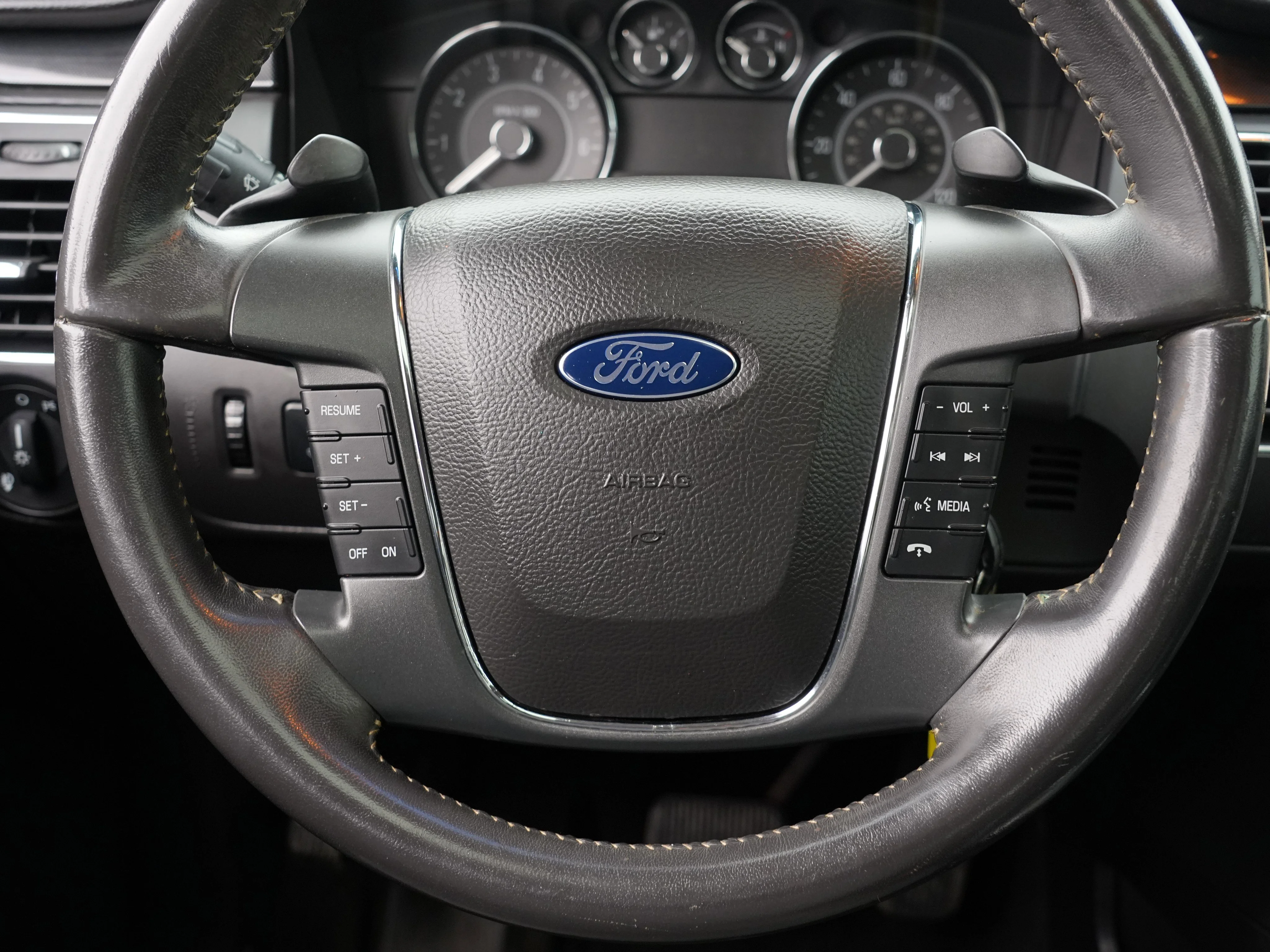 2011 Ford Flex Titanium - Photo 22