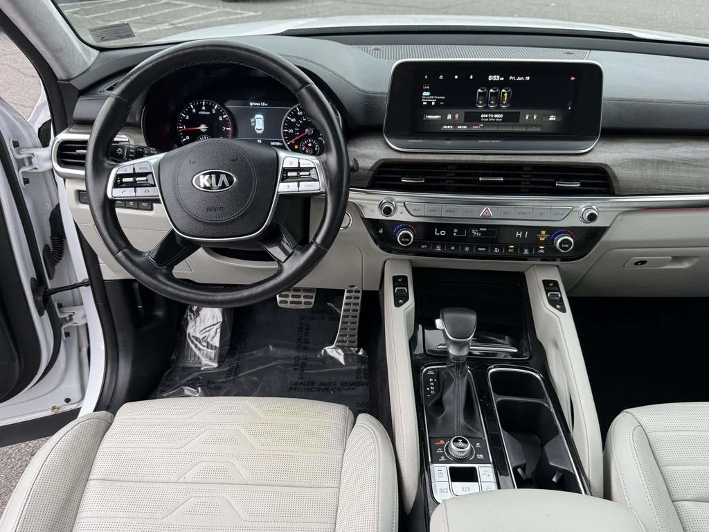 Used 2021 White Kia SX image 16