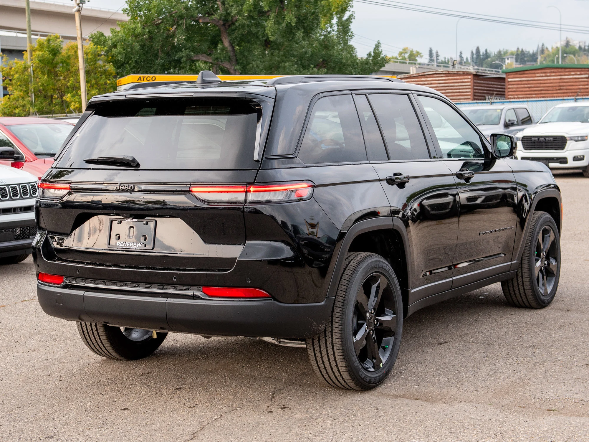 New 2025 Black Jeep Altitude* 4x4, Sunroof, Trailer Tow Package, Heated Leather image 5