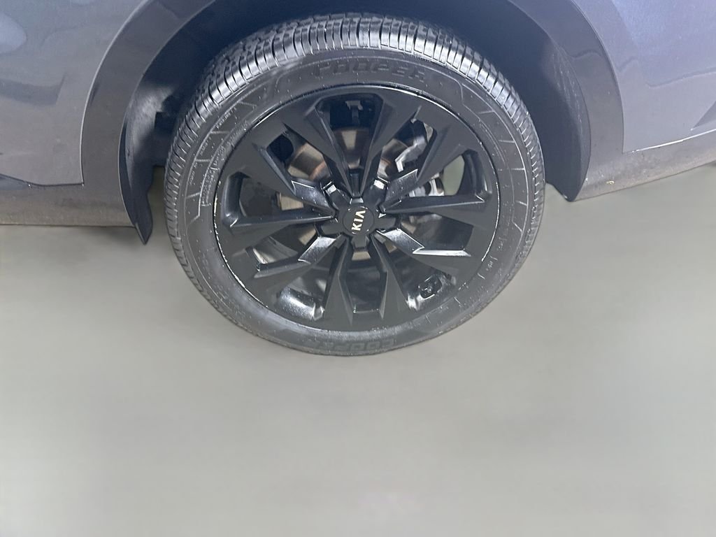 Used 2021 Gravity Grey Kia SX image 9