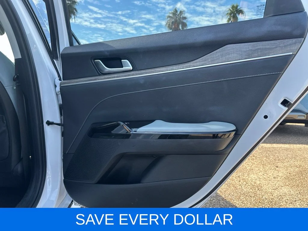 Used 2021 White Kia EX image 18