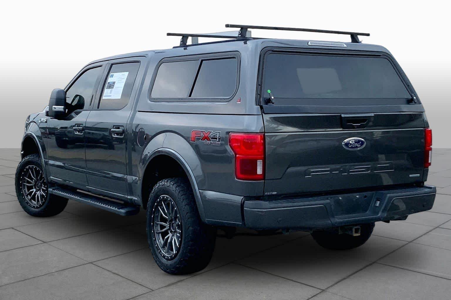 Used 2018 Magnetic Metallic Ford LARIAT image 12