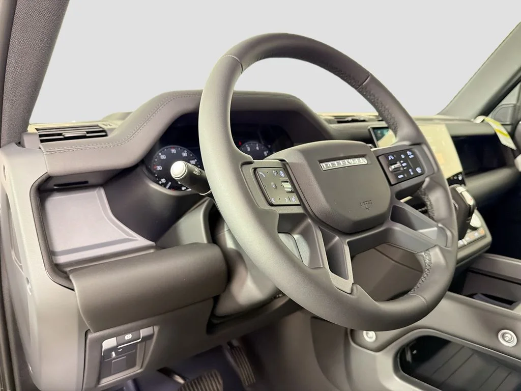 New 2026 Fuji White Land Rover X-Dynamic SE image 9