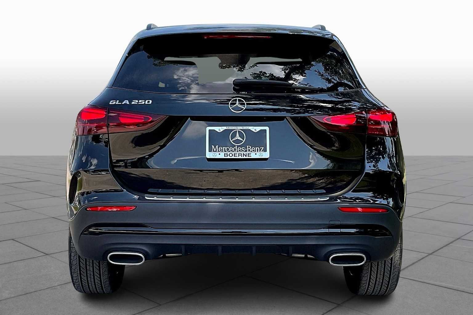 Used 2026 Cosmos Black Metallic Mercedes-Benz GLA 250 image 4