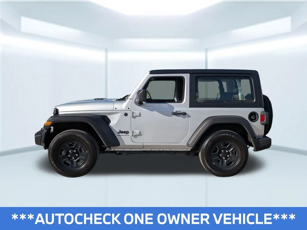 Used 2023 Silver Jeep Sport image 2