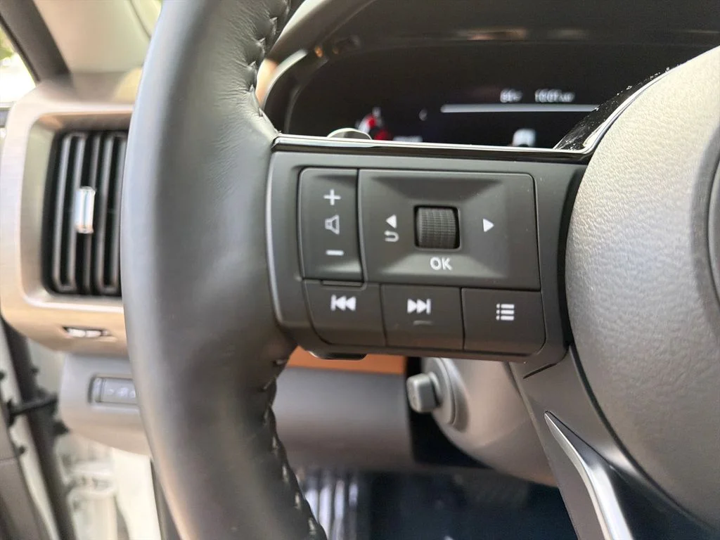 2024 Nissan Pathfinder Platinum - Photo 25