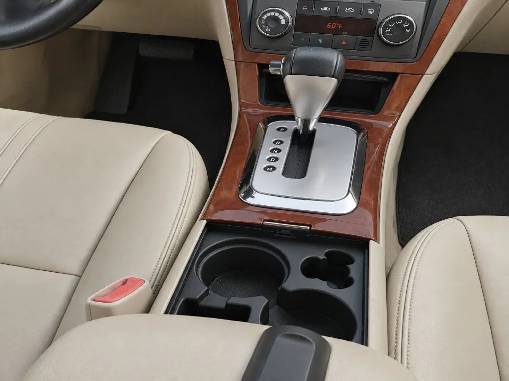 Used 2009 Black Saturn XR image 22