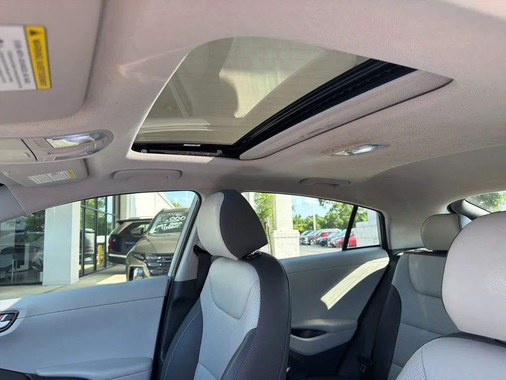 Used 2020 Stellar Silver Hyundai Limited image 14