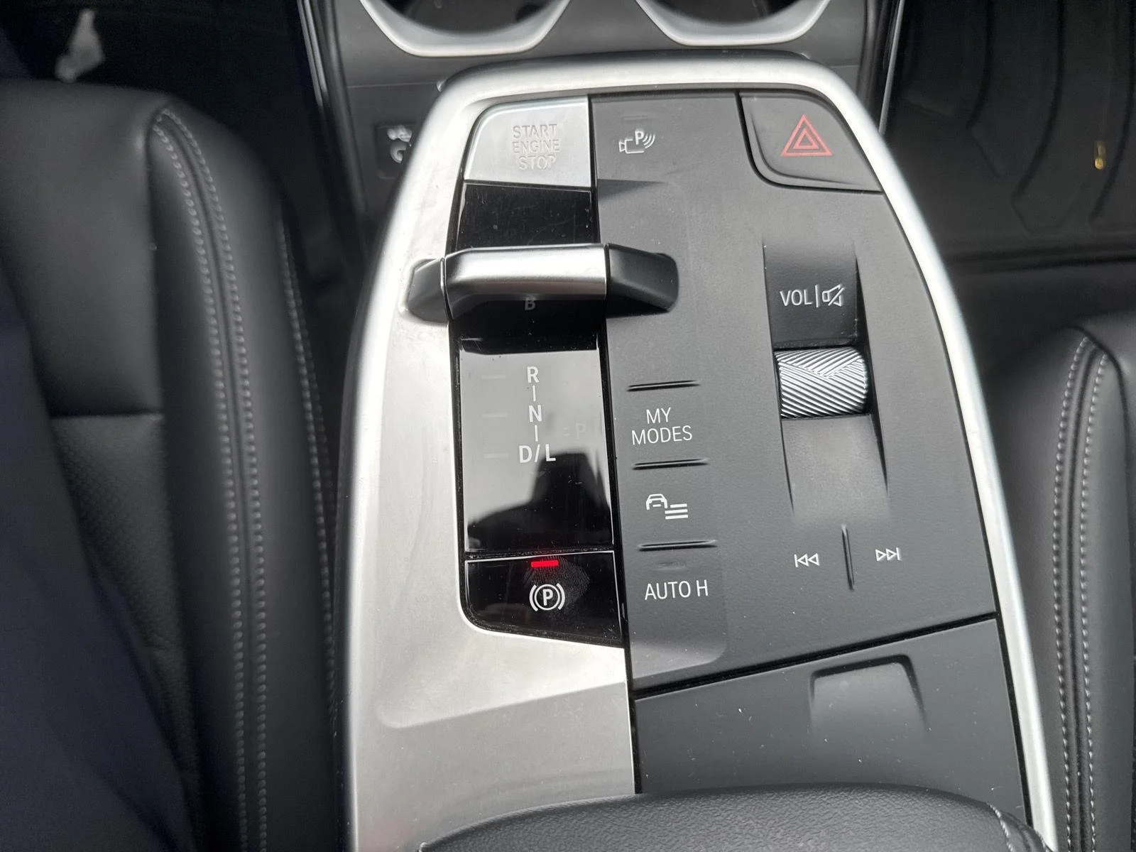 Used 2023 Jet Black BMW xDrive28i image 19